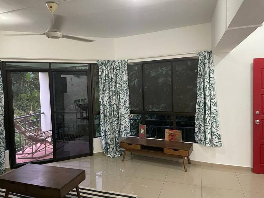Kk Jungle Hideaway Lovely Apartment 5 Mins Walk To Town Kota Kinabalu Kültér fotó